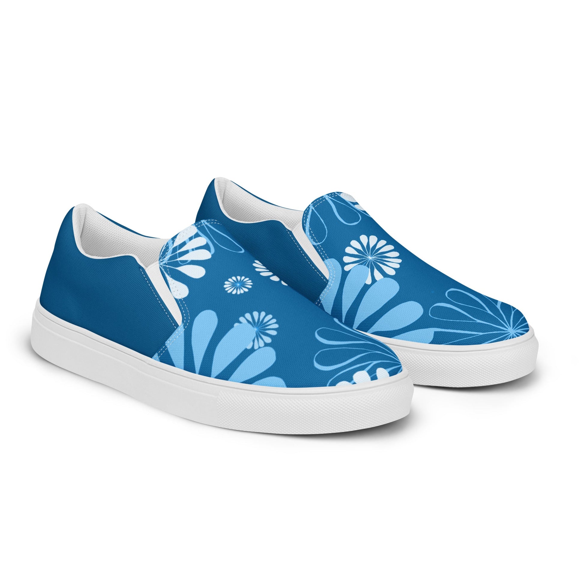 Blue Daisies men's slip-on canvas shoes