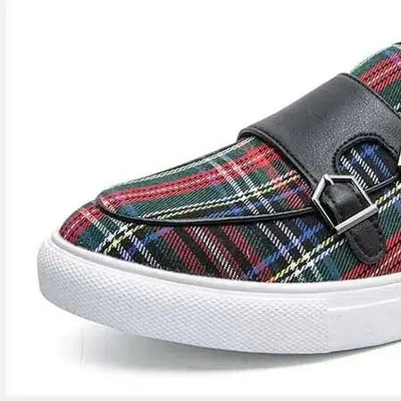 Tartan elegance - Men's slip on canvas shoes